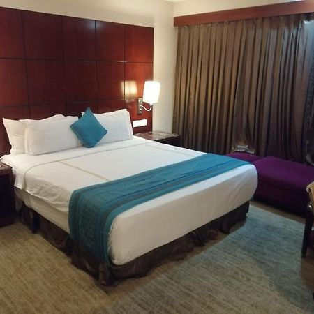 Skycity Hotel Ґурґаон Екстер'єр фото