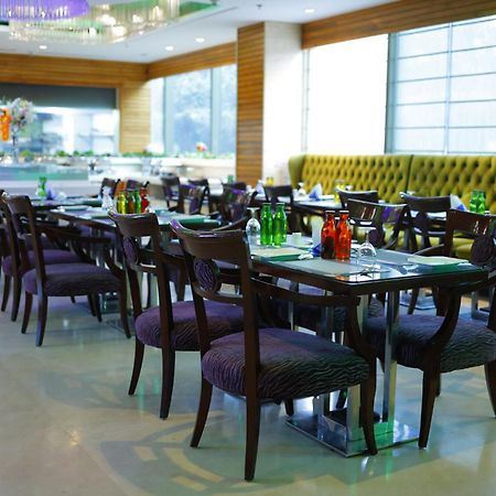 Skycity Hotel Ґурґаон Екстер'єр фото