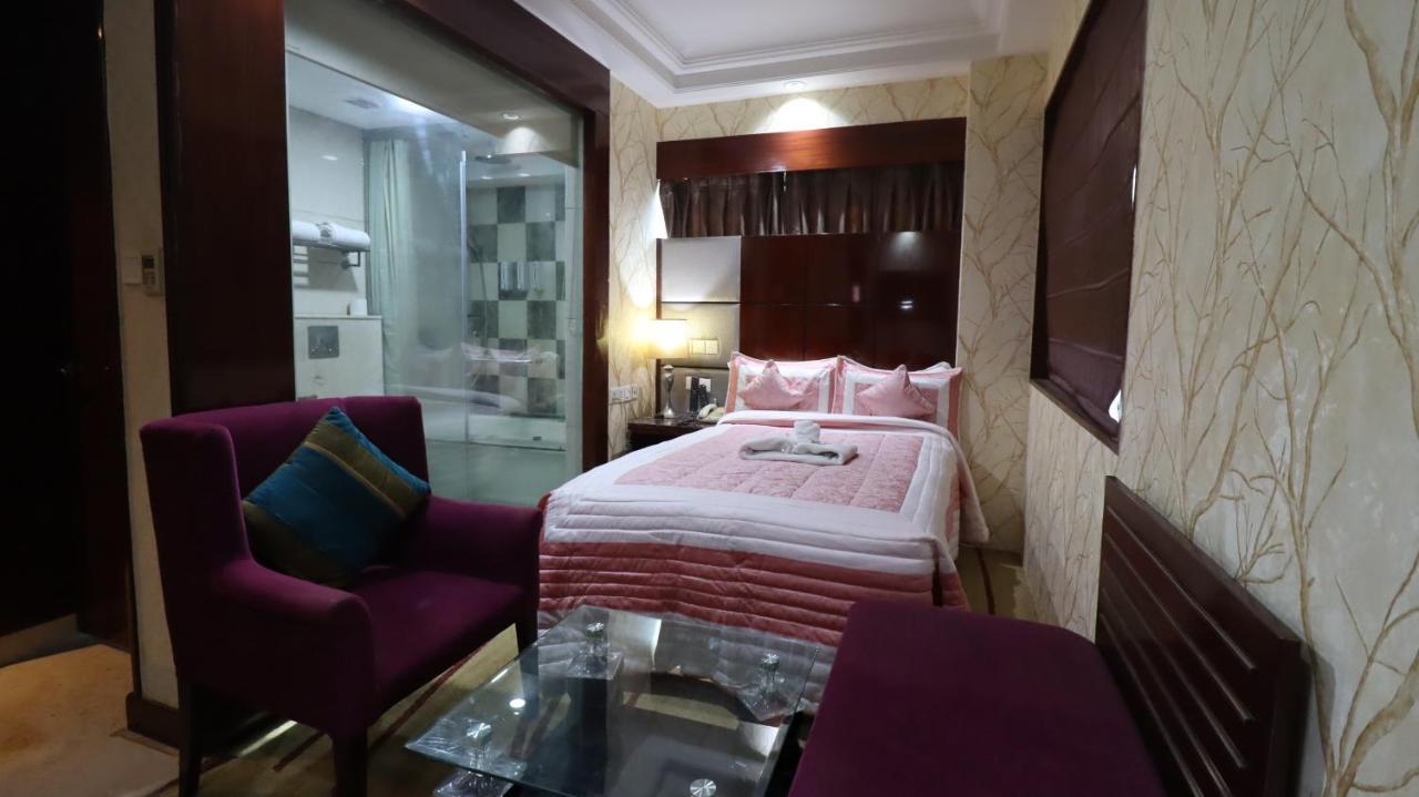 Skycity Hotel Ґурґаон Екстер'єр фото