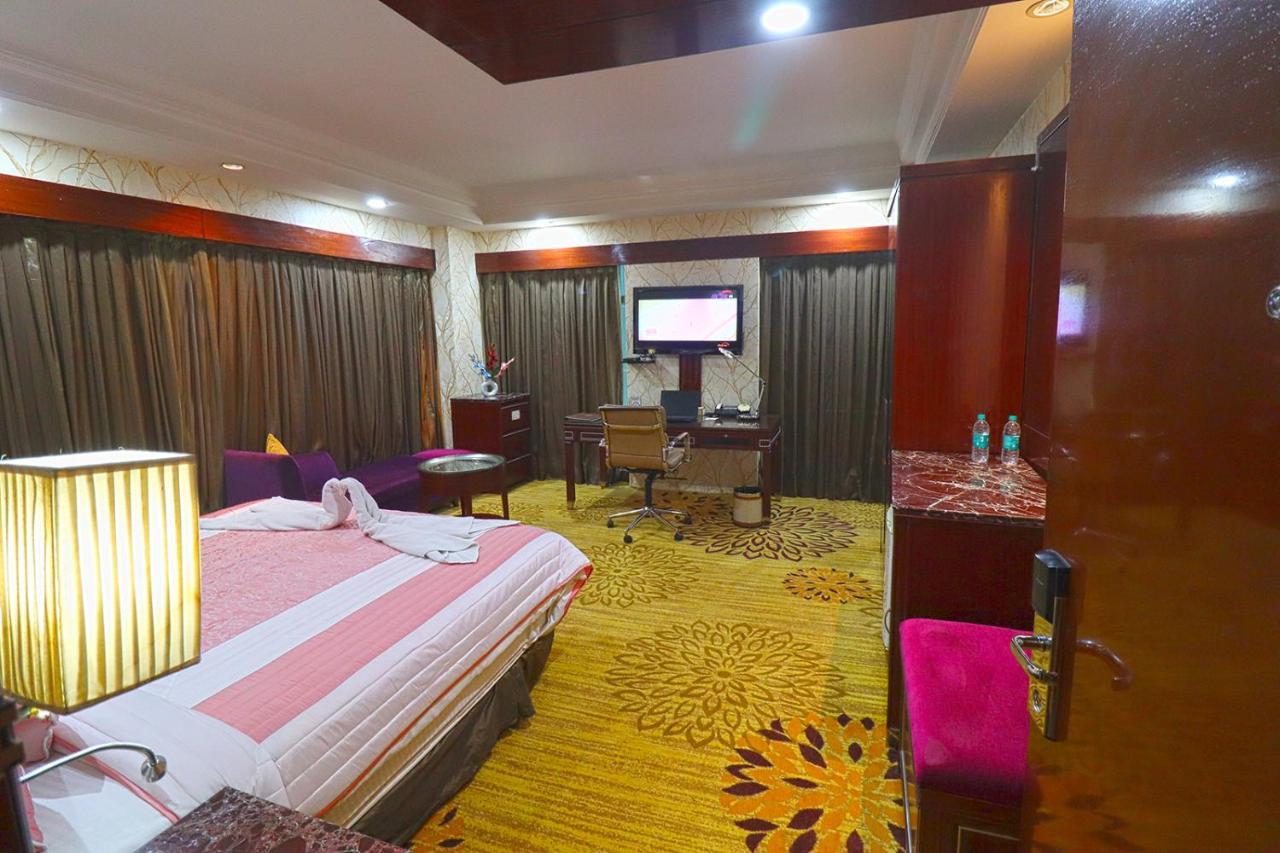 Skycity Hotel Ґурґаон Екстер'єр фото