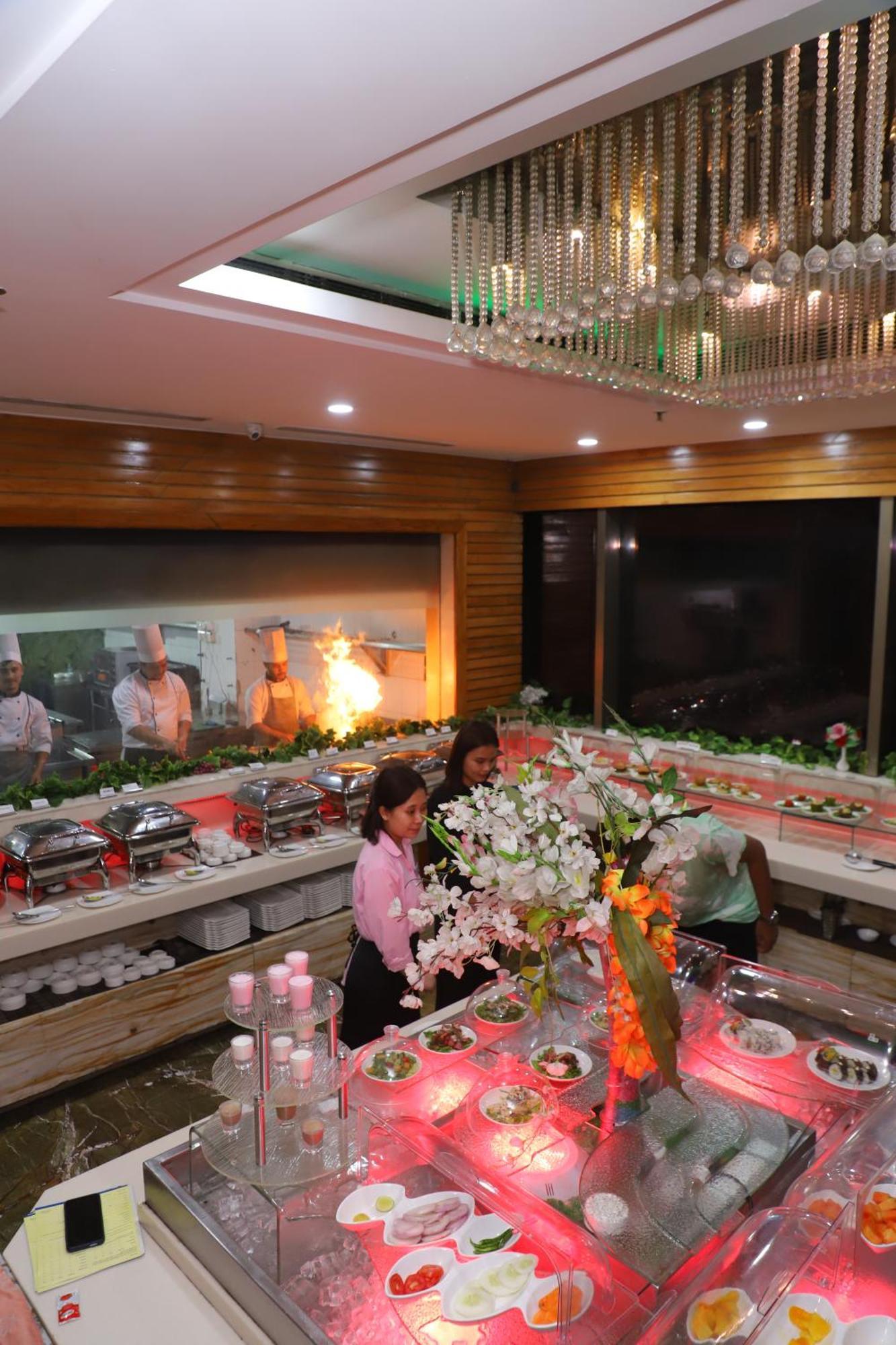 Skycity Hotel Ґурґаон Екстер'єр фото