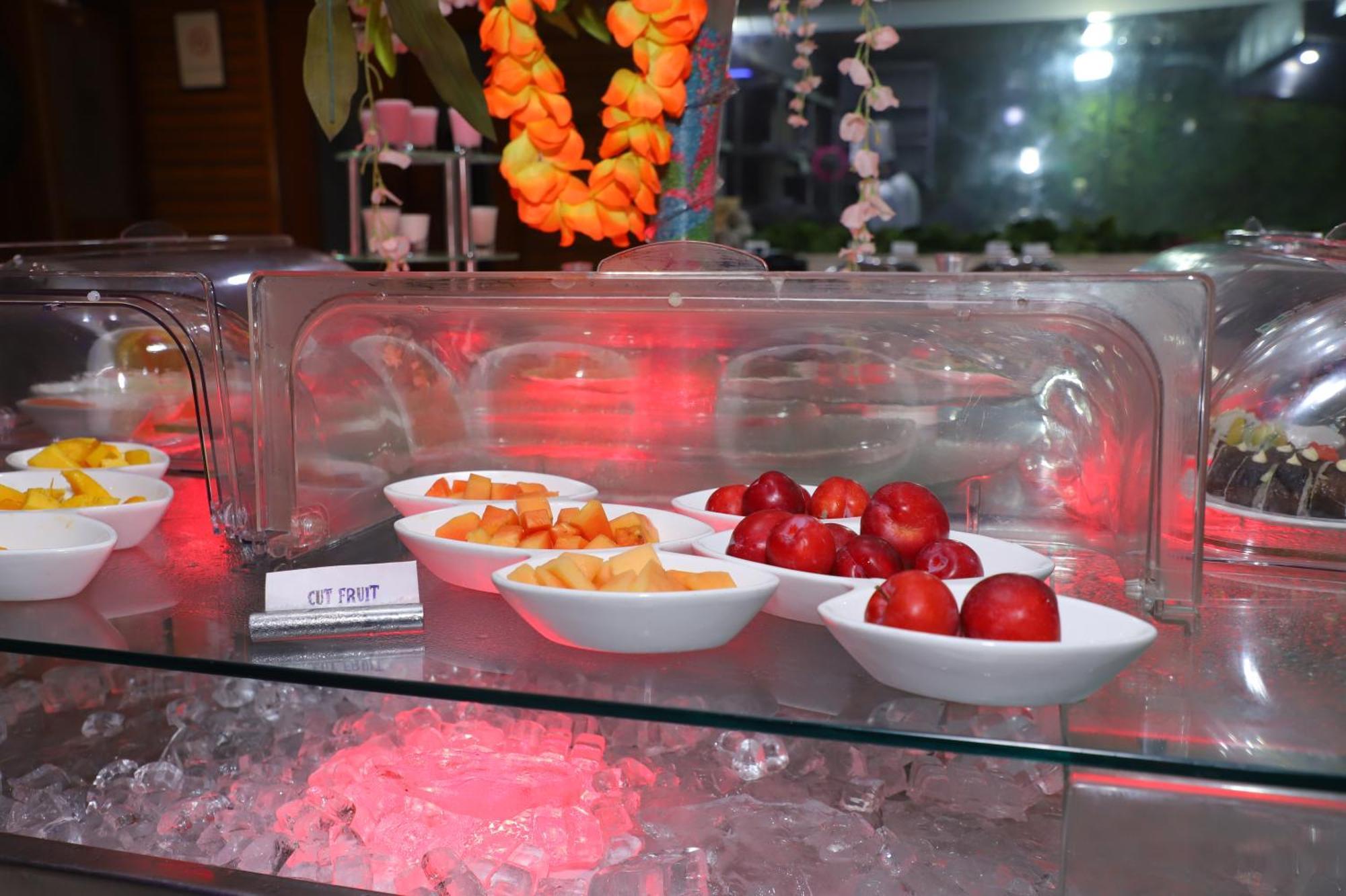 Skycity Hotel Ґурґаон Екстер'єр фото